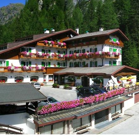Hotel Roy Malga Ciapela Exteriér fotografie